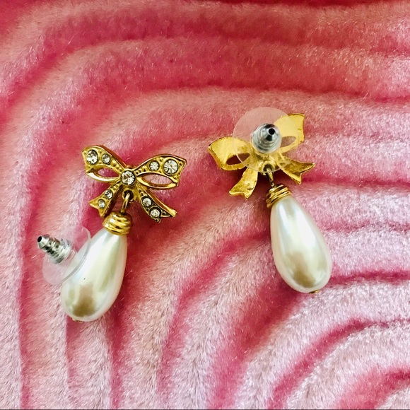 Jennifer Moore Earrings - Picture 4 of 5